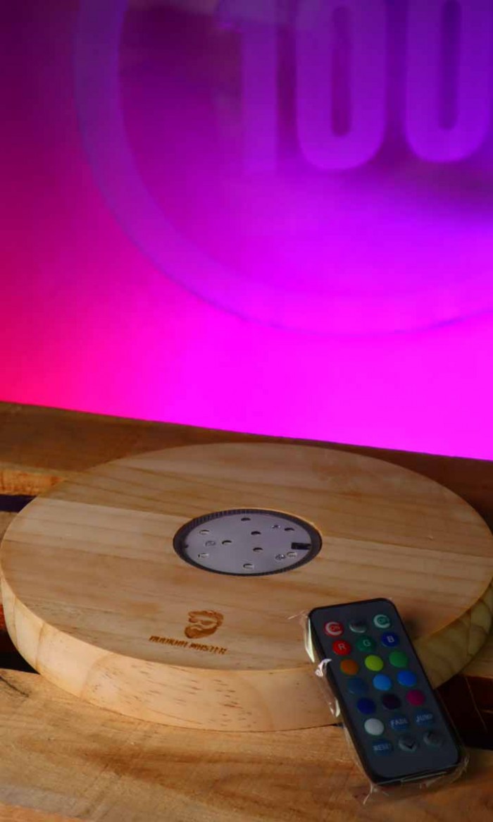 Base de madera con LED RGB + mando